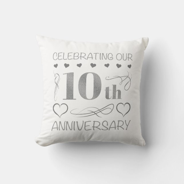 Cojín Decorativo Celebrando Nuestro Décimo Aniversario (Anverso)