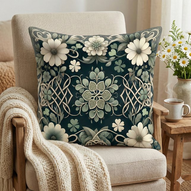Cojín Decorativo Celtic Clover Floral Charm (Celtic Clover Floral Charm Throw Pillow Mockup A)