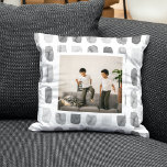 Cojín Decorativo Cepillo de color de agua moderno gris | Foto<br><div class="desc">Las almohadas hacen regalos prácticos y reflexivos, ofreciendo comodidad y relajación al destinatario. Aquí hay una descripción de las almohadas como regalo: Regale el máximo confort y relajación con estas almohadas de lujo. Estas almohadas, elaboradas con los mejores materiales, están diseñadas para ofrecer una experiencia de sueño agradable y promover...</div>