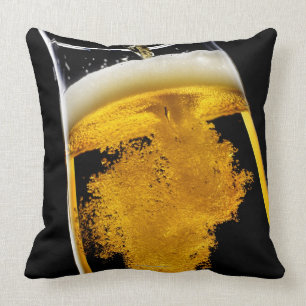Cojín Decorativo Cerveza vertido en el vidrio