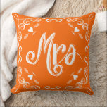 Cojín Decorativo Chalkboard Mrs Brides Pillow Any Color<br><div class="desc">Coral Chalkboard Vintage Modern Mr. y Mrs. Chalkboard Boda Modern Vintage Typography Pillow. Su primer regalo de Navidad, el segundo aniversario Boda es el aniversario del algodón. El algodón simboliza el Crecimiento Natural de toda la adaptabilidad, versatilidad y pureza (cuando se nutre igual que las plantas) tiene lugar en esos...</div>