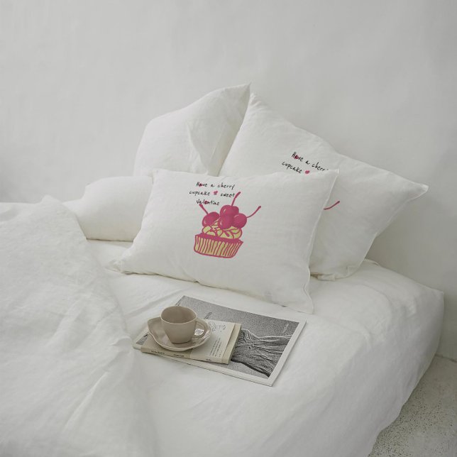 Cojín Decorativo Cherry Cupcake Valentine – Hand-Drawn Dessert (Subido por el creador)