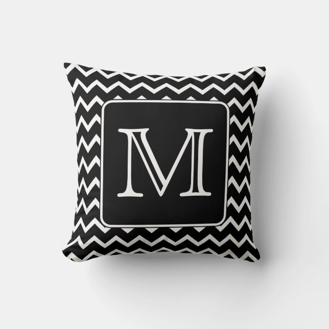 Cojín Decorativo Chevron blanco y negro con el monograma de encargo (Anverso)