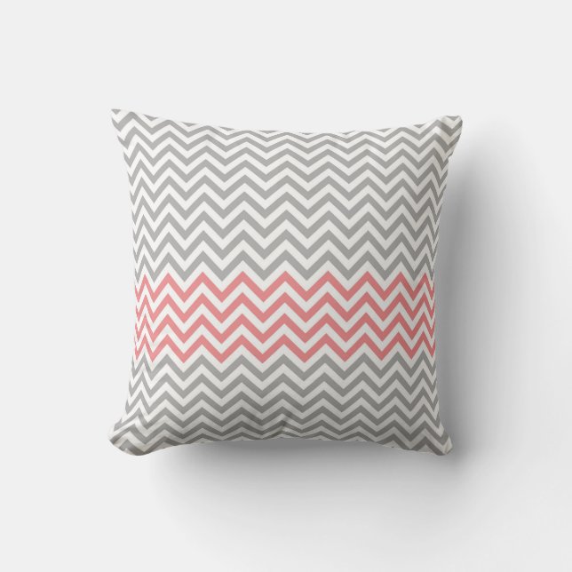 Cojín Decorativo Chevron gris, blanco y coralino (Anverso)