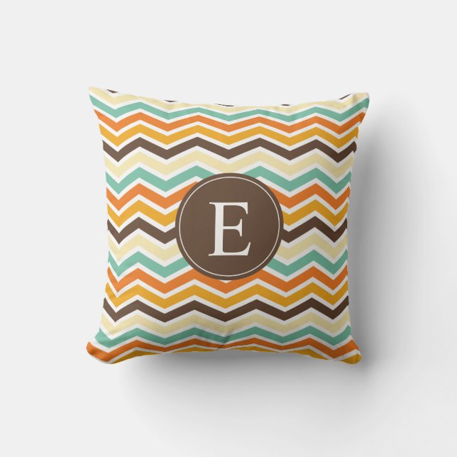 Cojín Decorativo Chevron Monograma Brown Naranja Turquesa (Anverso)