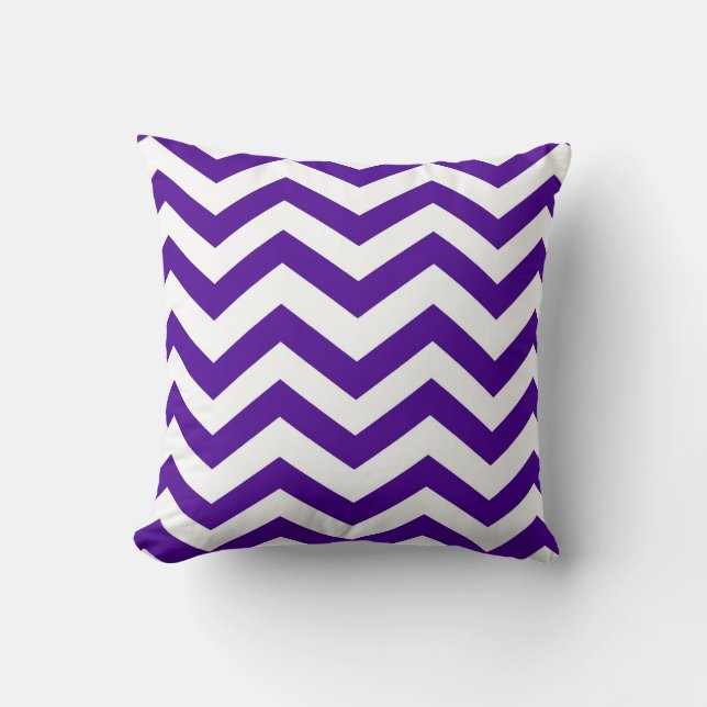 Cojín Decorativo Chevron morado y blanco (Anverso)