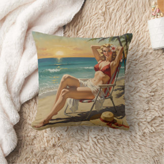 Cojín Decorativo Chica On the Beach Retro arte de los años 50