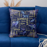 Cojín Decorativo Chicas personalizados nombran collage de animales<br><div class="desc">Chicas personalizados nombran collage de animales celestes para chicas adolescentes,  hace un regalo personalizado encantador para cualquier ocasión.</div>
