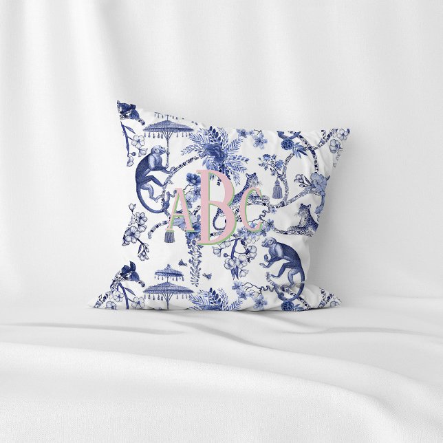 Cojín Decorativo Chinoiserie Jungle Toile | Monograma azul y blanco (Subido por el creador)