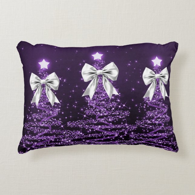 Cojín Decorativo Christmas Sparkling Trees Purple Faux Silver Bow  (Anverso)