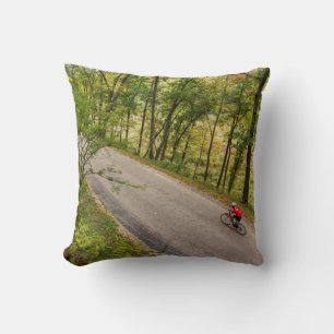 Cojín Decorativo Ciclismo en carretera en camino rural