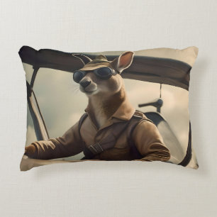 Cojín Decorativo "Cielos de época: El piloto canguro en el viejo av