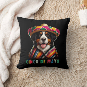 Cojín Decorativo Cinco De Mayo Bernese Perro con Poncho y Sombrero