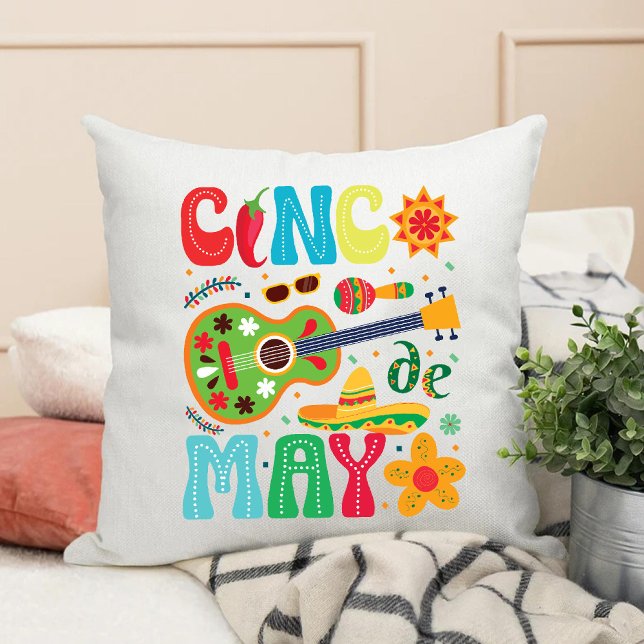 Cojín Decorativo Cinco De Mayo Celebración Tema Mexicano (Cinco De Mayo Celebration mexican theme Throw Pillow)