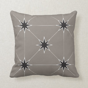 Cojín Decorativo Cinco estrellas negro sobre fondo plateado.