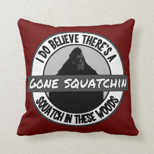 Cojín Decorativo Círculo - Squatchin ido - Squatch en estas madera