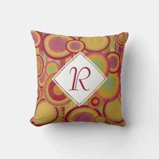 Cojín Decorativo Círculos y rayas, monograma rojo, amarillo y verde