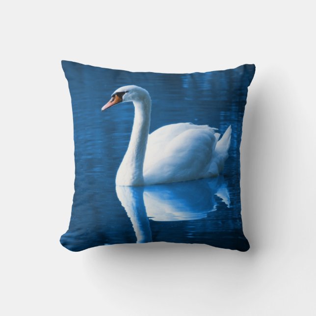 Cojín Decorativo cisne blanco bonito flotando en un lago azul (Anverso)
