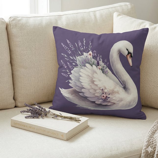 Cojín Decorativo Cisne de acuarela con flores de lavanda (Watercolor Swan with Lavender Florals Throw Pillow Mockup A)