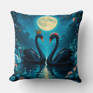 Cojín Decorativo Cisnes negros elegantes bajo luna llena