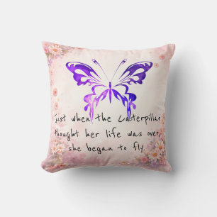 Cojín Decorativo Cita Inspiradora de Mariposa Morada