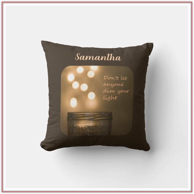 Cojín Decorativo Cita inspiradora luz de bokeh marrón (Subido por el creador)