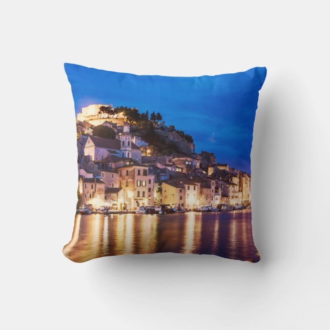 Cojín Decorativo Ciudad croata de Sibenik de noche (Anverso)