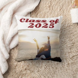 Cojín Decorativo Clase de la foto de graduación de textos en burdeo