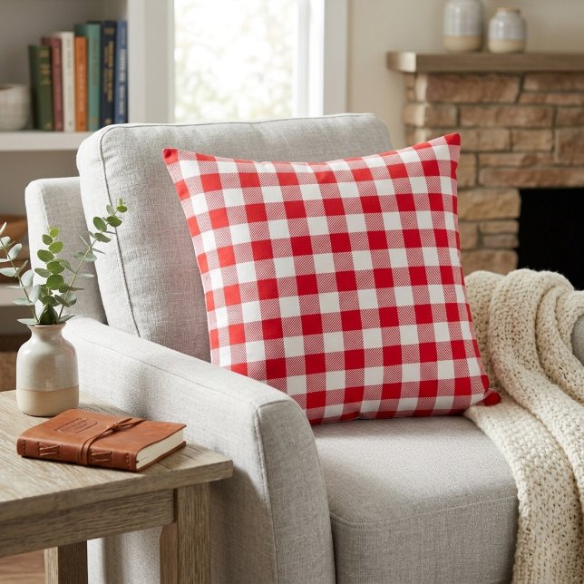 Cojín Decorativo Clásico Cuadro de Gingham Rojo y Blanco (Classic Red and White Gingham Plaid Throw Pillow)