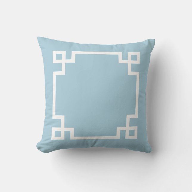 Cojín Decorativo Clave griega azul cielo y blanca (Anverso)