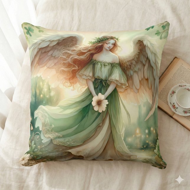 Cojín Decorativo Clover Serenity Angel (Clover Serenity Angel Throw Pillow Mockup A)
