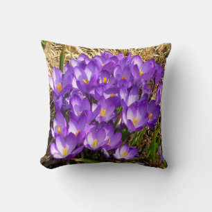 Cojín Decorativo Clúster de Crocuses Púrpura Floral Primavera