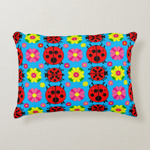Cojín Decorativo Coccinelas y flores coloridas
