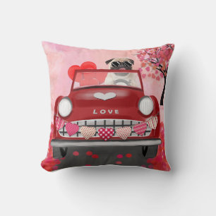 Cojín Decorativo Coche de perro Pug con corazones de San Valentín