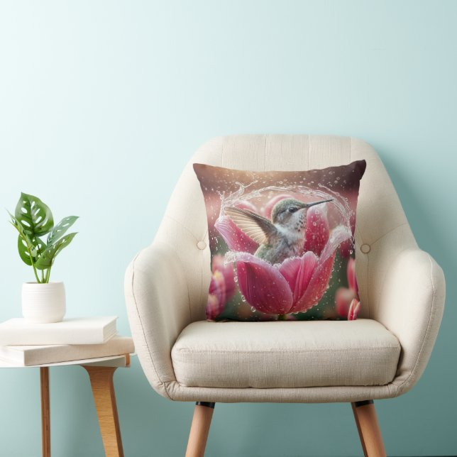 Cojín Decorativo Colibrí salpicando en un tulipán (Silla)
