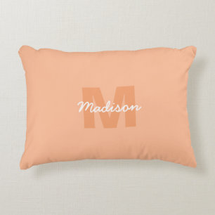 Cojín Decorativo Color melocotón pastel genial con nombre de monogr
