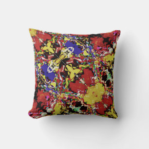 Cojín Decorativo Color morado rojo negro amarillo floral en forma d