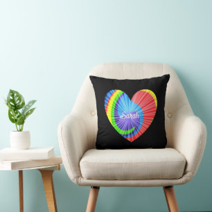 Cojín decorativo colorido del corazón del tinte de