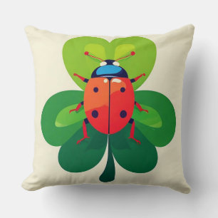 Cojín Decorativo Colorido Ilustracion de la Ladybug en la hoja verd