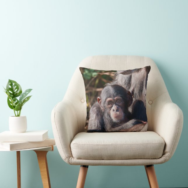 Cojín Decorativo Comienzos suaves: amor de chimpancé (Silla)
