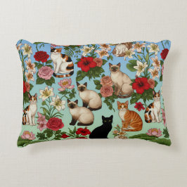 Cojín Decorativo Compañeros de Jardín – Gatos Florales en Flor