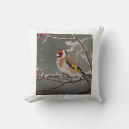 Cojín decorativo con pájaro en invierno