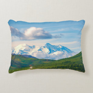 Cojín Decorativo Con sus enormes montañas y rodeadas de maravillas