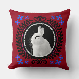 Cojín Decorativo Conejo Blanco Extraño: Rojo, Azul, Rosa y Negro