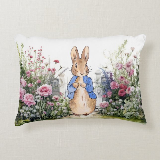 Cojín Decorativo Conejo clásico en su jardín (Anverso)