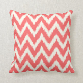 Cojín Decorativo Coral Ikat Chevron