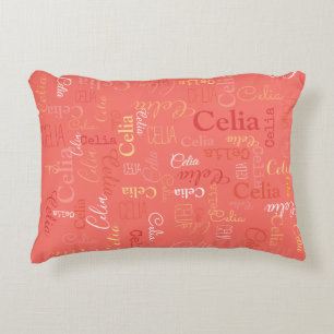 Cojín Decorativo Coral vivo de nombre corto personalizado de Celia