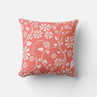 Cojín Decorativo Coral vivo, patrón floral blanco