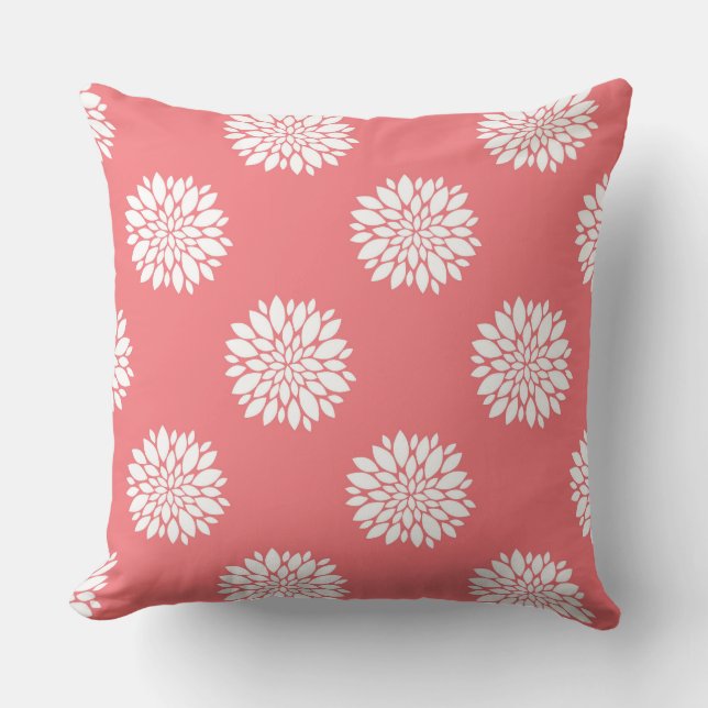 Cojín decorativo coralino con las dalias blancas (Anverso)