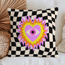 Corazón en llamas con ojo maligno funky a cuadros